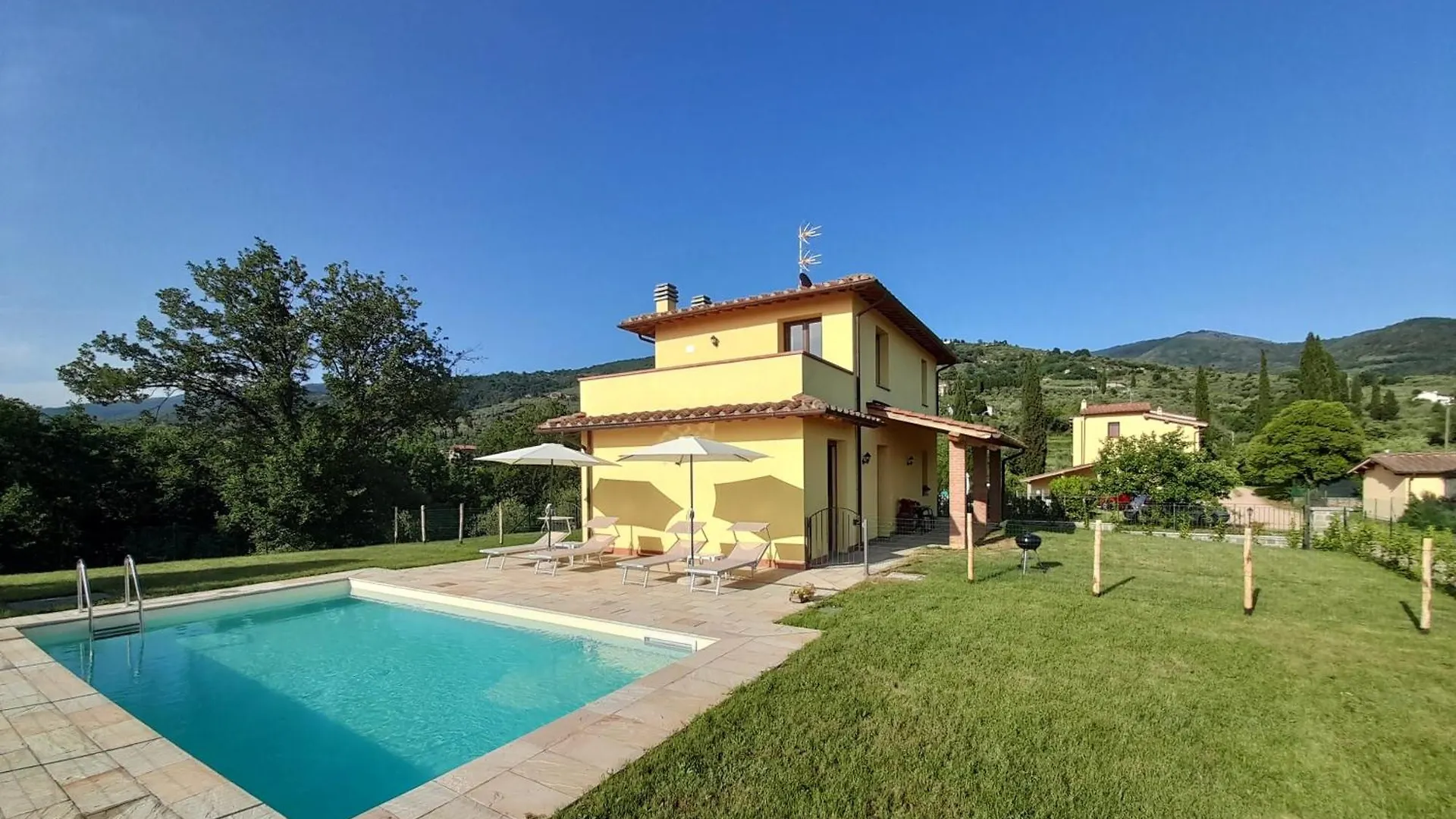 Villa Oliveto Reggello 0*,  Italy